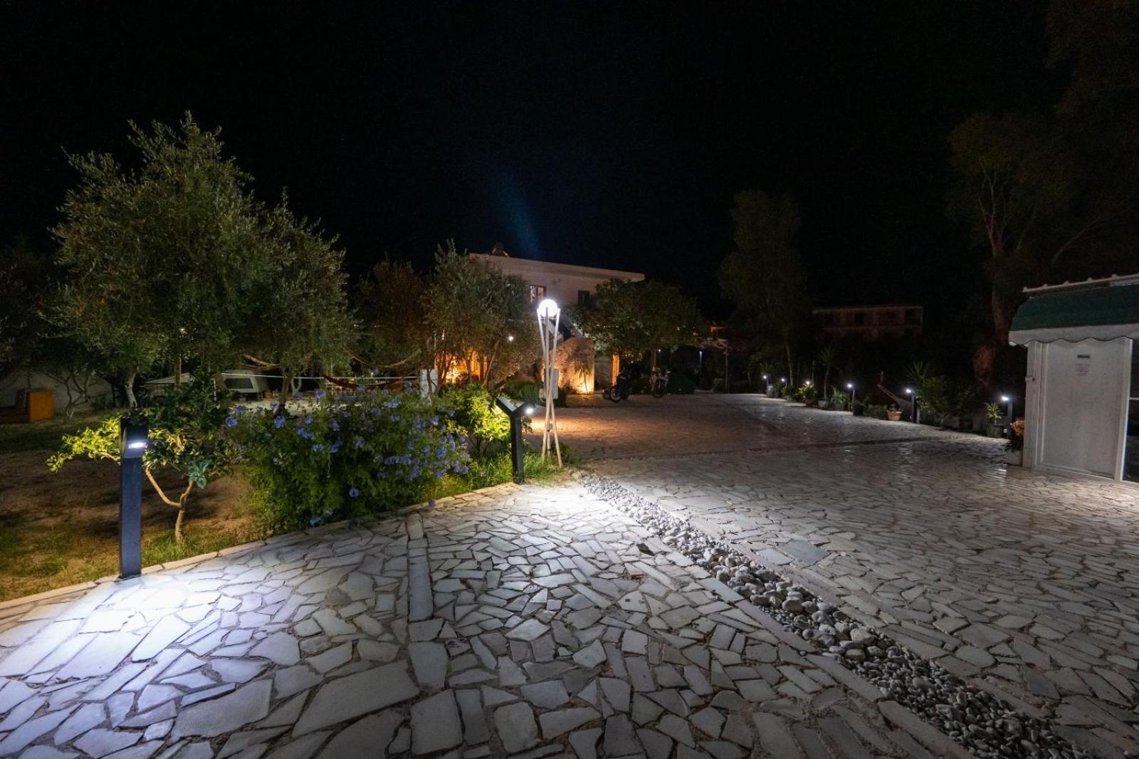Garden Villa Lake Side & Glamping คซามิล ภายนอก รูปภาพ