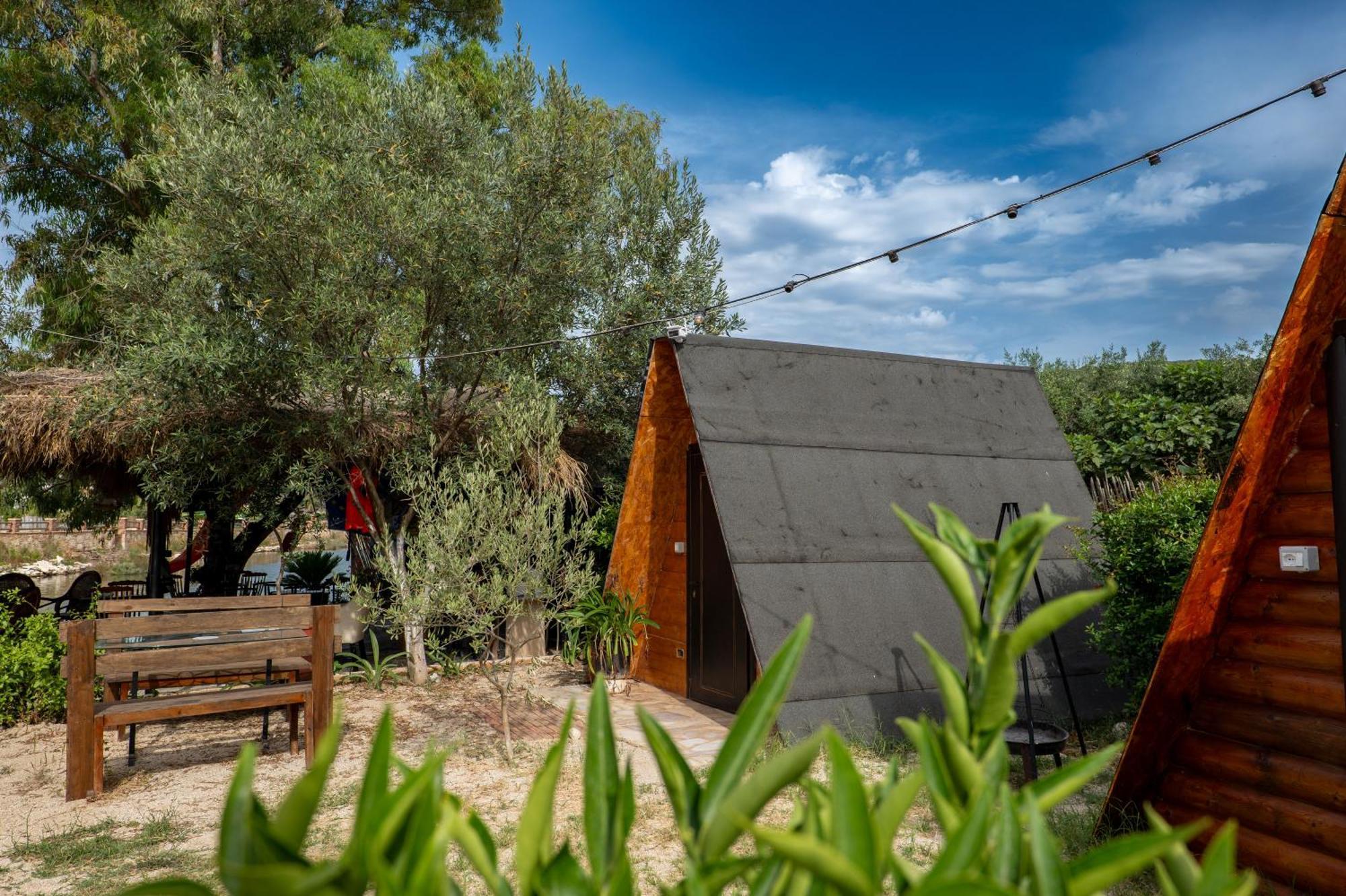 Garden Villa Lake Side & Glamping คซามิล ภายนอก รูปภาพ