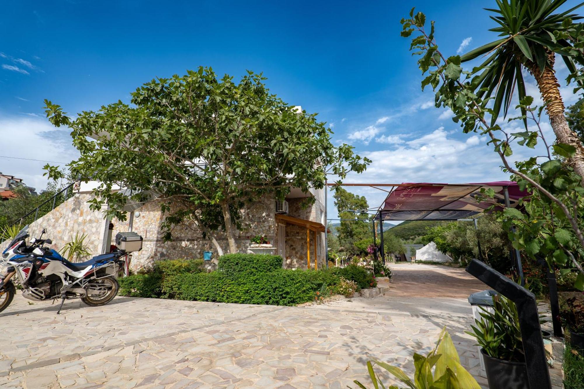 Garden Villa Lake Side & Glamping คซามิล ภายนอก รูปภาพ